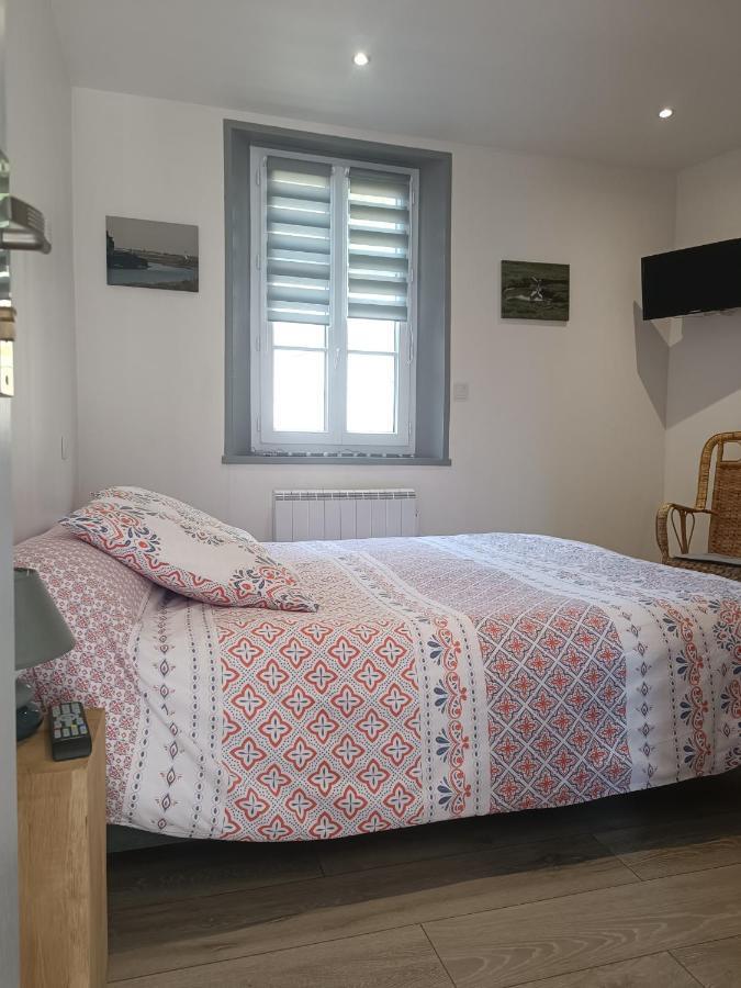 Bed and Breakfast La Longere De Suzanne Arrest Экстерьер фото